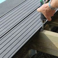 Planches de terrasse extérieures en composite bois-plastique (WPC) brossé de 3 m, écologiques, imperméables et ignifuges, pour la décoration de hôtels et de parcs