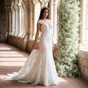 Vestido de Novia Sirena de Encaje Lsany243 con Cola Capilla, Sujetador Incorporado y Botones Jancember - Product Image 1