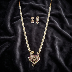 Exportador de Joyería Artificial en India, Juego de Pendientes con Colgante de Pavo Real con Diseño Antiguo, Chapado en Oro Mate para Bodas y Compromisos - Product Image 2