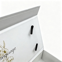Ensemble cadeau d'affaires personnalisé avec boîte cadeau à poignée et doublure intérieure en carton, gaufrage à chaud or, impression quadricolore