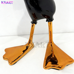 Scultura di Paperino in Resina Elettroplaccata, Bellissimo Oggetto Decorativo in Resina per Soggiorno, Regalo per le Feste - Product Image 6