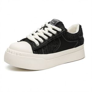 Chaussures de skate décontractées polyvalentes pour hommes, collection Printemps 2026, en toile noire et blanche, à plateforme rehaussante, confortables, à bout épais, style niche - Product Image 5
