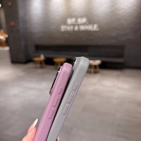 Étui de téléphone portable antichoc en TPU à chargement sans fil pour 17 Pro Max Design de luxe magnétique
