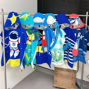 Serviette de bain à transfert chaud pour enfants Cape Peignoir à capuche en microfibre avec impression de dessin animé Peignoir en gros portable - Product Image 2