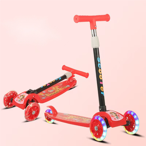 Scooter pieghevole in plastica multipla per bambini con altezza regolabile a tre ruote con illuminazione posteriore ampia e robusta - Product Image 1