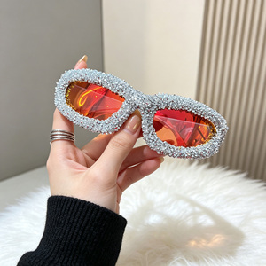 Wholesale Luxury Unisex Fashion Y2k Party Sunglasses Beautiful Lady Full Frame Cat Eye Bling Diamond Rhinestone Sunglasses UV400