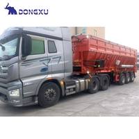 Décharge de la courroie de la bande transporteuse sur chenilles Décharge de céréales Céréales Grain Blé Maïs Transport de marchandises Déchargeur Semi Camion Remorques avec benne basculante