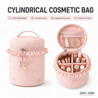 Trousse de Maquillage Cylindrique Matelassée Cœur Rose avec Broderie Nœud et Volants, Organisateur Cosmétique avec Compartiment, Poche et Poignée, Sac de Voyage OEM