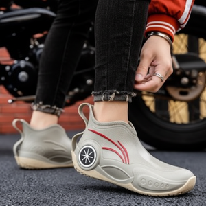 Scarpe impermeabili da esterno scollate da uomo antiscivolo scarpe da acqua alla moda per lavoro da cucina pesca autolavaggio stivali in gomma - Product Image 1