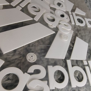 Pegatinas de Vinilo Termotransferible 3D con Logotipo Personalizado para Camisetas - Impresión Termotransferible de Silicona 3D - Product Image 3