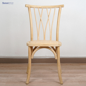 Sedia impilabile in legno Botanica Cross Back, stile rustico antico, per sala da pranzo, matrimoni, ristoranti, feste ed eventi all'aperto - Product Image 2