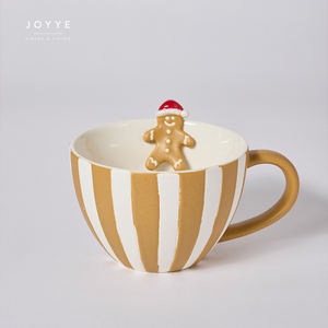 Tasse à café en céramique JOYYE originale, en forme de bonhomme en pain d'épices gaufré et à rayures jaunes gingembre - Product Image 2