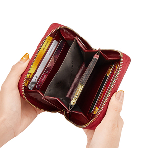 Vendita calda <span class=keywords><strong>Portacarte</strong></span> da <span class=keywords><strong>donna</strong></span> Casual in pelle nera bordeaux <span class=keywords><strong>con</strong></span> cerniera corta porta carte RFID caratteristica pochette <span class=keywords><strong>portamonete</strong></span> <span class=keywords><strong>con</strong></span> cinturino da polso - Product Image 2