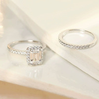Ensemble de bagues assorties pour couple en zircon cubique taille émeraude 2 carats, argent sterling 925 plaqué or, halo, bijoux de promesse pour femmes