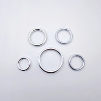 Vente en gros de divers styles de boucles de ceinture en alliage de zinc pour animaux de compagnie en métal 20mm-60mm anneaux en D étanches pour bagages accessoires de sac de couleur personnalisés