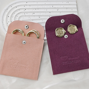 Pochettes de présentation de bijoux portables de luxe en microfibre moderne, carrées 8x8, pour l'emballage de bijoux - Product Image 2