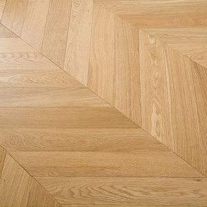 Parquet contrecollé AVANTIMORA industriel EN717-1 en chêne brossé multicouche, qualité AB, antidérapant, à chevrons de 15 mm, pour club-house - Product Image 2
