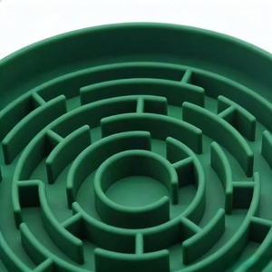 Gamelle pour chien écologique et étanche, style moderne, distributeur automatique portable en silicone pour chiens, motif uni, tapis à ventouse - Product Image 5