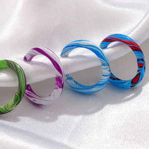 Esmalte marmoleado horneado |   Pendientes de acero inoxidable a la moda para mujer |   Impermeable, Hipoalergénico y Resistente a la Decoloración - Product Image 4