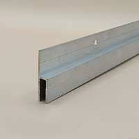 Profils en alliage d'aluminium pré-percés pour l'extrusion de cadres H pour les équipements de plafond tendu modernes dans les applications de centres commerciaux