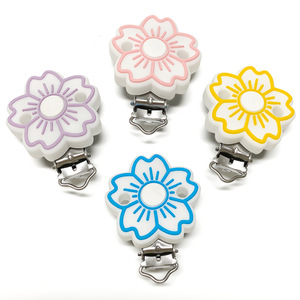 Clip de silicona bicolor Sakura para chupete, cadena antipérdida para bebé, accesorios DIY para cadena de chupete, clip de silicona para el borde del chupete, sin BPA - Product Image 1