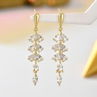 Luxuriöse, elegante Ohrringe im europäischen Stil – Geometrisches Set aus Zirkonia-Tropfenohrringen