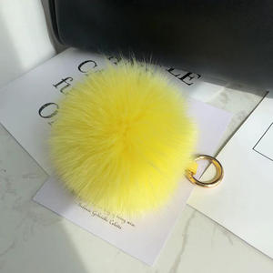 Fluffy Real Fox Fur <span class=keywords><strong>Pom</strong></span> Poms Metal Ring Pendant pour femmes Fourrure Pompom Keychains 10 11 12 13 14 15cm Pompons Ball Car Key Chain - Product Image 3