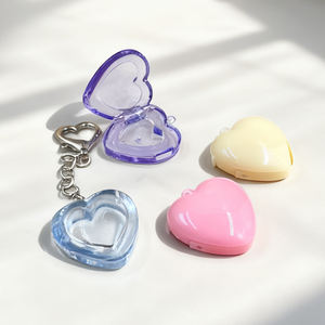 กล่องแป้งบลัชออนรูปหัวใจมาการองแบบใหม่ พร้อมพวงกุญแจ กล่องพลาสติกเปล่า บรรจุภัณฑ์เครื่องสำอางหลากสี - Product Image 1