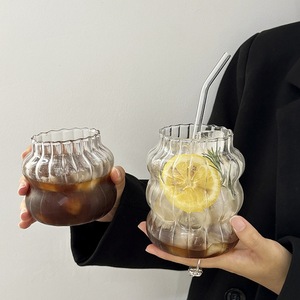 Taza de oruga de vidrio de borosilicato alto Rayas verticales de gran capacidad para bebidas frías o café - Product Image 2