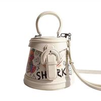 Sac seau à bandoulière unique pour femme, design unique, nouvelle mode, sensation haut de gamme, graffiti d'ours, imprimé lettres, sac à main, bandoulière