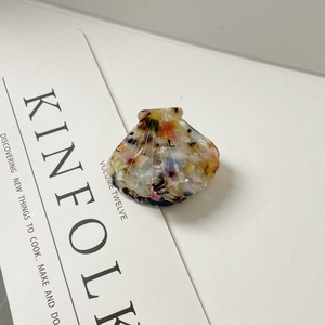 مشبك قرش مصنوع يدويًا من مادة الأسيتات بتصميم ياباني - Product Image 6