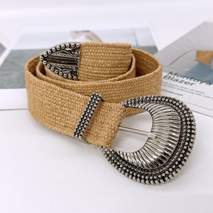 Ceinture élastique bohème en raphia pour femme, ceinture vintage en paille tressée avec grande boucle métallique sculptée, bande extensible pour robe ou corset - Product Image 4