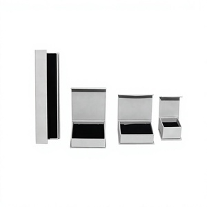 Boîte à bijoux magnétique carrée à couvercle rabattable pour bagues, boucles d'oreilles, bracelets et colliers, personnalisable avec logo, vente en gros - Product Image 5
