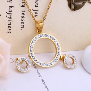 ชุดเครื่องประดับสแตนเลสชุบทองประดับคริสตัลวงกลมเพชรซิร์คอน สร้อยคอ ต่างหู สำหรับผู้หญิง ขายส่ง - Product Image 3
