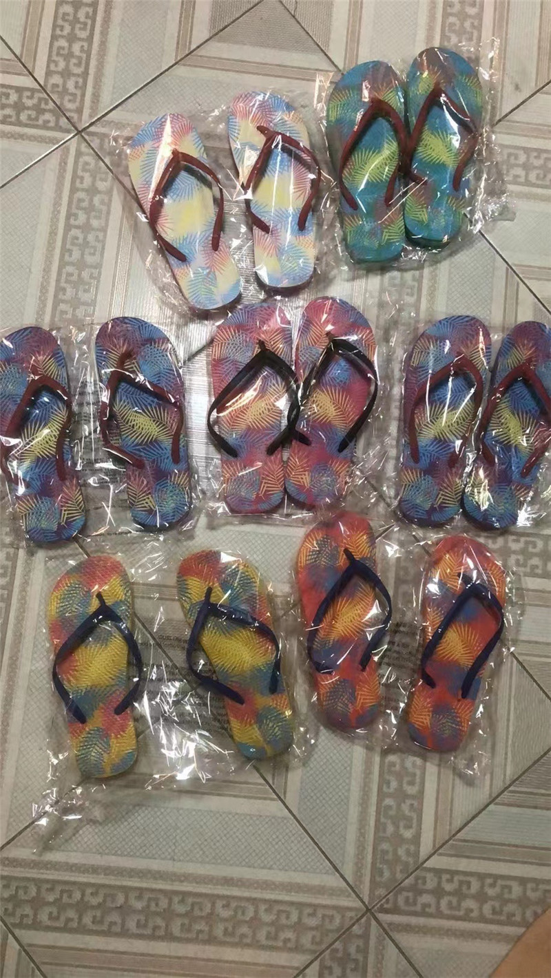 Wholesale PE Outsole PVC Strap Beach Flip Flops Rubber Sandals Men Slipper Filpflops