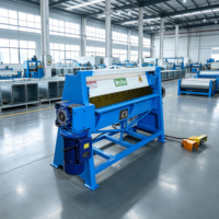Dispositif de pliage de tôles à faible vibration avec moteur électrique pour ligne de production de formage de bords en alliage de fer