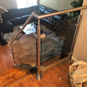 Rampe d'escalier intérieure en acier inoxydable avec poteaux en acier inoxydable, <span class=keywords><strong>fixation</strong></span> facile à faire soi-même, en verre trempé, moderne et personnalisée - Product Image 6
