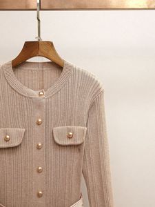 Abito Lungo <span class=keywords><strong>Marrone</strong></span> Classico a Collo Tondo <span class=keywords><strong>in</strong></span> Raso Lavorato a <span class=keywords><strong>Maglia</strong></span> con Patchwork, Sette Colori, Nuovo Modello 2026, Semplice ed Elegante per Feste - Product Image 4