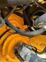 Pala Gommata Usata Volvo L250G L250E L250F L250H L150 L180 L220 L250 L350 con Accessori: Pinza per Tronchi, Lama da Neve, Spazzatrice, Martello Demolitore