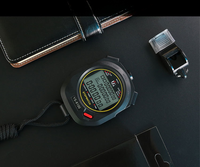 Stopwatch Digital Olahraga Tahan Air Elektronik Laris Manis, Memori 100 Lap, Genggam dengan Tali, Tampilan Tiga Waktu, Kronograf Timer