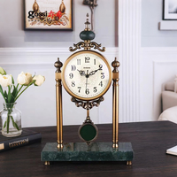 Horloge de table antique européenne de luxe léger avec base en marbre doré, ornement de bureau personnalisé pour la décoration intérieure, vente en gros d'usine