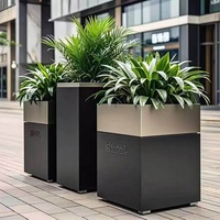 Kotak Bunga Stainless Steel Outdoor Kombinasi Lubang Drainase yang Dapat Dipindahkan Desain Modern Kotak Tanam Buatan Khusus untuk Pohon dan Bunga