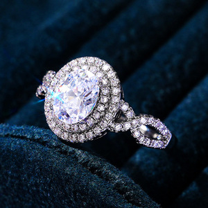 Anello in cristallo color argento per donna, elegante accessorio di moda per feste e uso quotidiano - Product Image 3