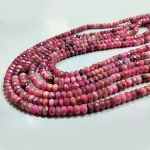 Perles de pierre de lune rose naturelle AB facettées en rondelles de 8 mm, vendues par brin de 8 pouces - Product Image 1