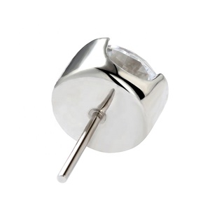 Giometal 14k <span class=keywords><strong>oro</strong></span> bianco solido solitario RD Top <span class=keywords><strong>Piercing</strong></span> senza fili orecchini a bottone <span class=keywords><strong>trago</strong></span> per donne Helix Daith gioielli per il corpo - Product Image 3