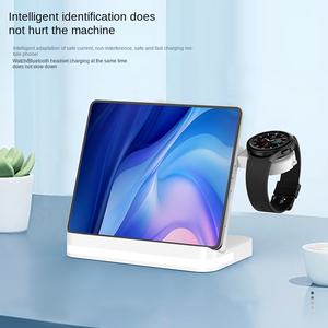 Teléfono móvil transfronterizo Reloj Auricular Tres en uno para <span class=keywords><strong>cargador</strong></span> inalámbrico con diseño plegable Puerto <span class=keywords><strong>tipo</strong></span> C 15W - Product Image 3