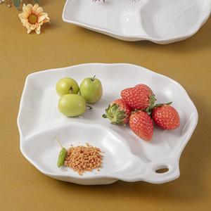 Assiette de service en porcelaine moderne à feuilles Four à deux compartiments pour hôtels Bas Viet Nam Vente en gros de plats de buffet OEM - Product Image 2
