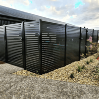 Clôture de jardin en aluminium décorative d'extérieur à lattes horizontales, facile à installer, kit de clôture métallique à persiennes et portail coulissant pour allée