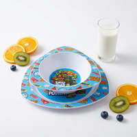 Ensemble d'assiettes triangulaires imprimées en 3D sans BPA, en PP, pour enfants, vente en gros, prix d'usine pour la rentrée scolaire