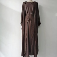 Ensemble trois pièces élégant de couleur unie Nouvelle robe abaya du Moyen-Orient pour les mariages Approvisionnement direct d'usine avec cardigan de commerce extérieur
